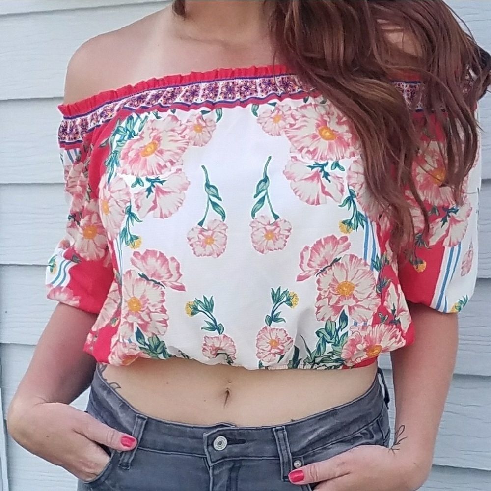 𝅺🌹 Floral Off the Shoulder Top